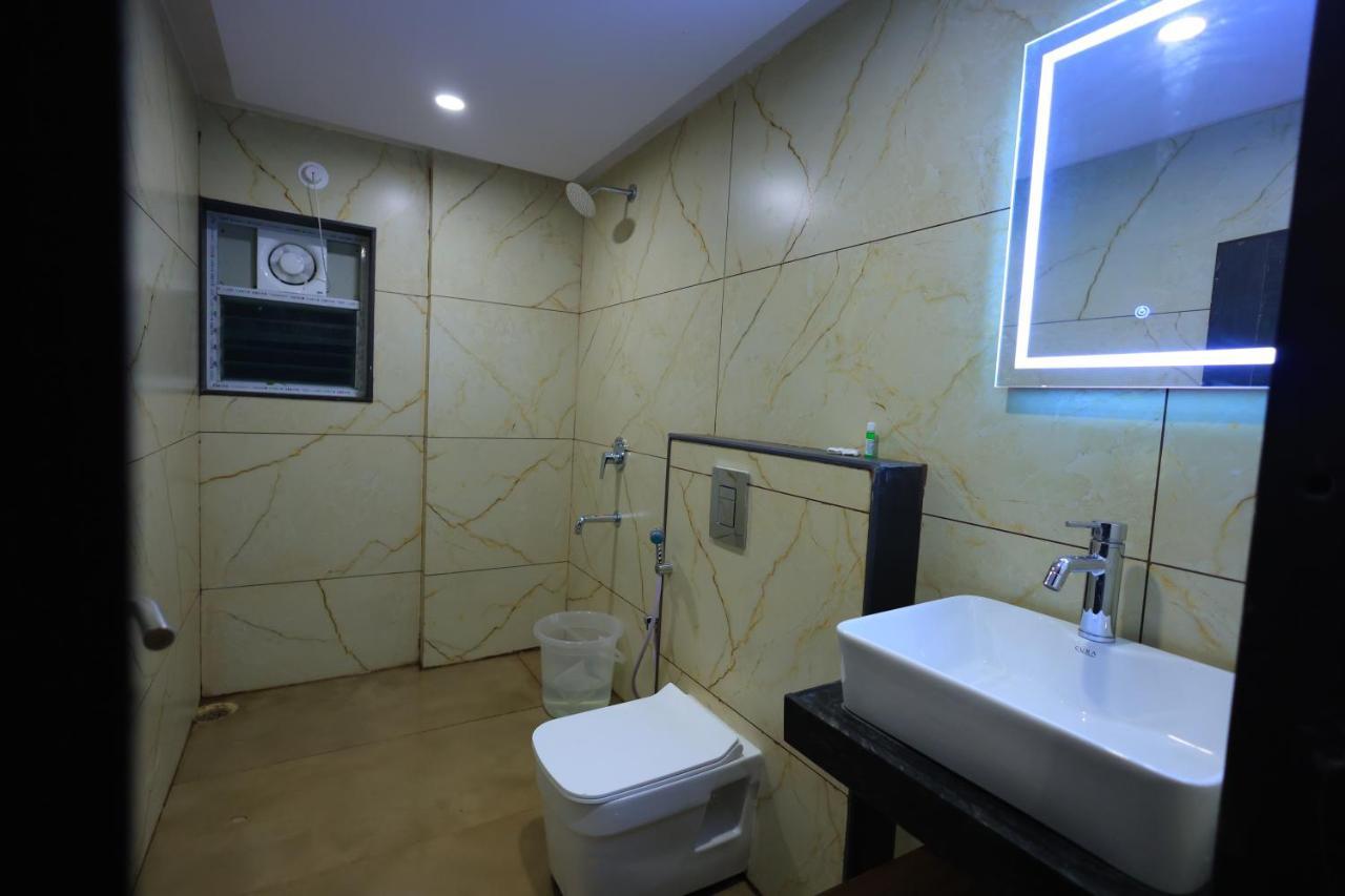 Sun Castle Hotel Palamaner Ngoại thất bức ảnh